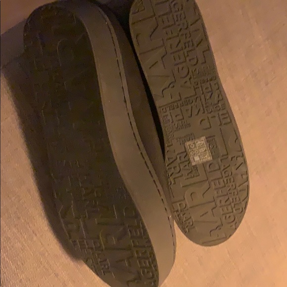 Shoe - Picture 3 of 3